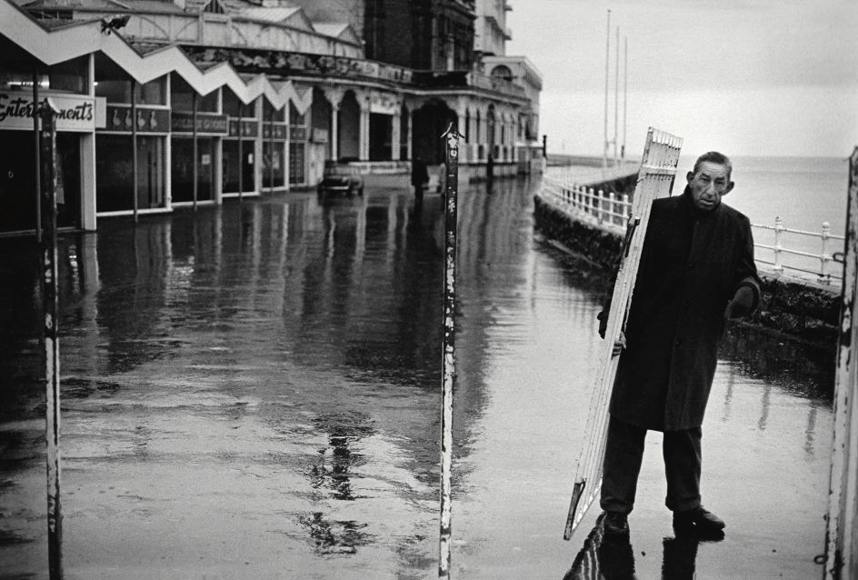 Pier Closing Time, Llandudno, 1979 © Michael Bennett