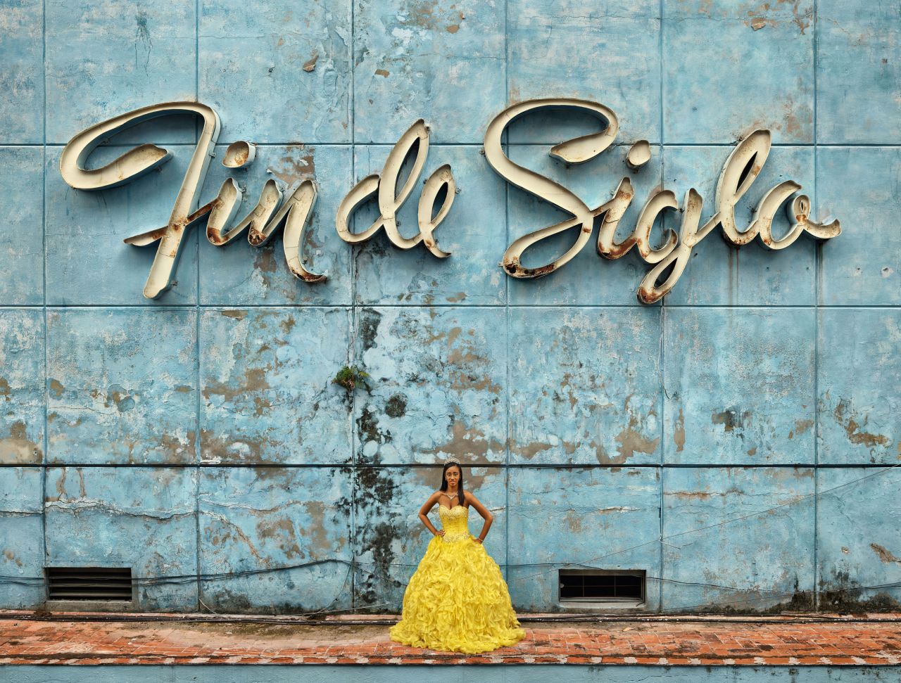 Daniela Lucrecia Márquez Rivero, La Habana, Centro Habana, Colón, Tacón, 2015 framed chromogenic print mounted to Alu-Dibond paper: 70 7/8 x 91 5/16 inches (180 x 232 cm) framed: 72 7/16 x 92 15/16 x 2 3/16 inches (184 x 236 x 5.5 cm) edition of 5 with 2 APs © Frank Thiel / VG Bild-Kunst, Bonn Courtesy: Sean Kelly, New York. All images courtesy of Sean Kelly, New York