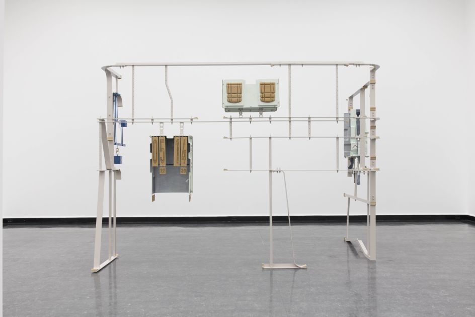 Magali Reus, Hwael (Fully Automatic Time), 2017. Photo: Plastiques. © The Artist. Courtesy The Artist and The Approach, London