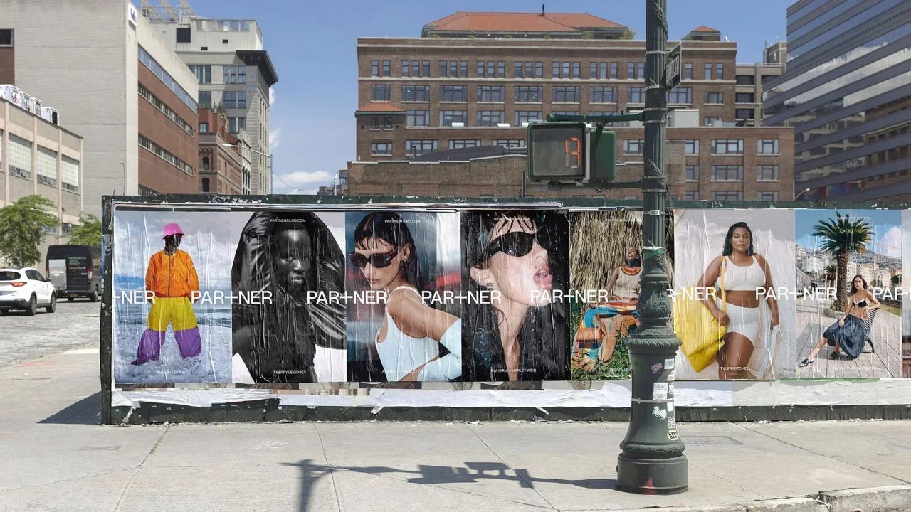 Studio Roses – Neue Montreal by Pangram Pangram