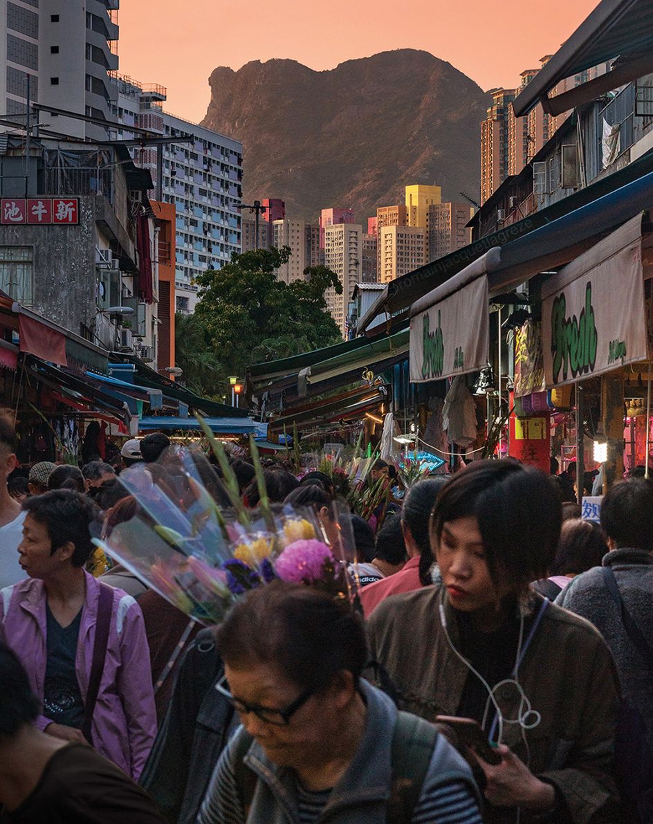 © Romain Jacquet-Lagréze, Flower Market, Hong Kong 2020, Courtesy of Blue Lotus Gallery