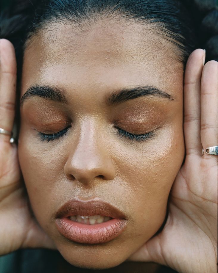 © Ronan McKenzie. All images courtesy of each artist and The Earth Issue, via submission.