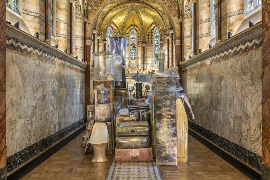 Pepe López: 'Crisálida’. Photography: Thierry Bal. Courtesy the artist and RUYA MAPS.