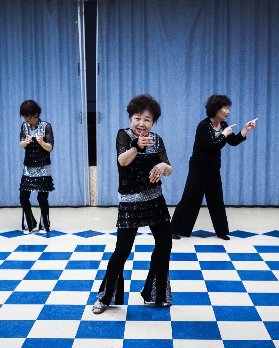 Dancing Halmonis by An Rong Xu