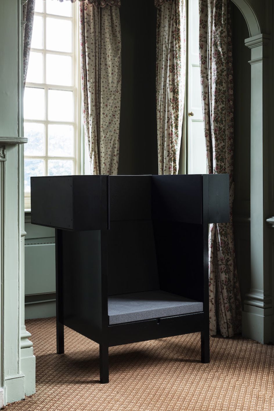 Chair by Carl Clerkin. Photo credits: Oskar Proctor