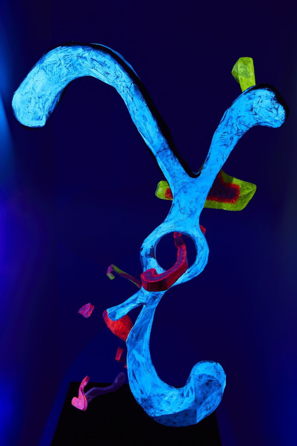 Lucio Fontana, Ambiente spaziale a luce nera, 1948-49/2017, installation view at Pirelli HangarBicocca, Milan, 2017. Courtesy Pirelli HangarBicocca, Milan. ©Fondazione Lucio Fontana Photo: Agostino Osio