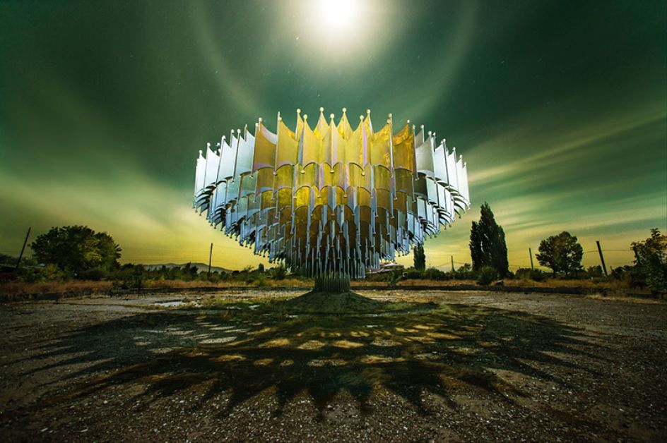 From the series, Eternal Monuments in the Dark © 杨潇 [Yang Xiao](https://www.inhiu.com/)