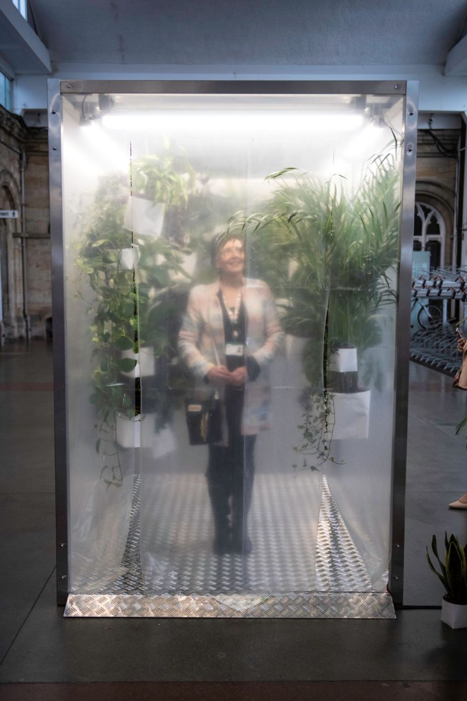 Lung cleaning cube at Middlesbrough railway station. Image credit: Tracy Kidd