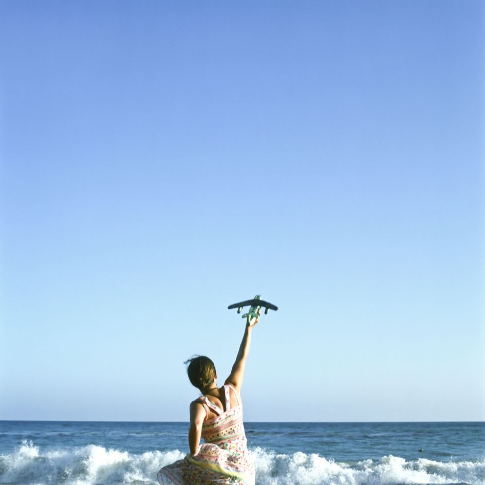 Plane, self-portrait, Los Angeles, California, 2004  © Cig Harvey courtesy Beetles + Huxley Gallery 2003