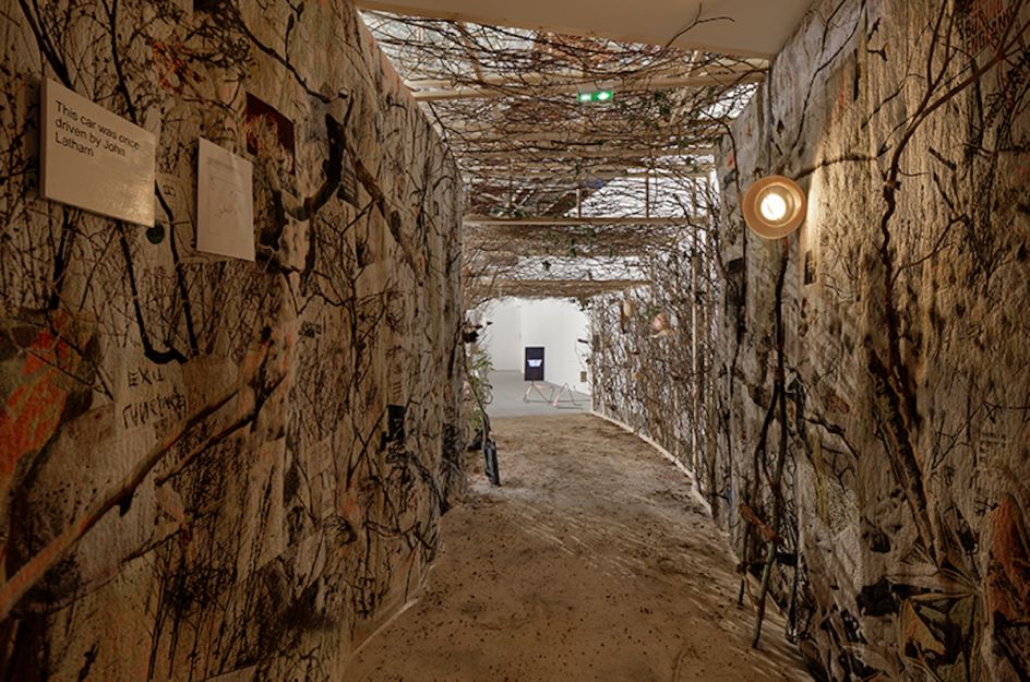 Exhibition view of Laure Prouvost, “Ring, Sing and Drink for Trespassing”, Palais de Tokyo (22.06.2018 – 09.09.2018) Courtesy of the artist and Nathalie Obadia (Paris / Brussels), carlier | gebauer (Berlin), Lisson Gallery (London / New York) Photo: Aurélien Mole