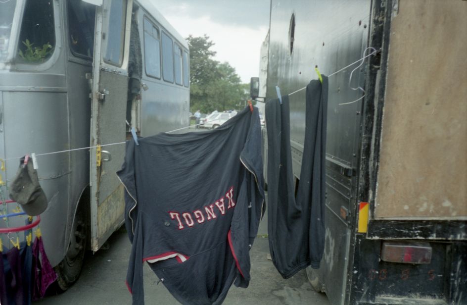 Clothes line, site, Prague carpark, 1999 © Seana Gavin