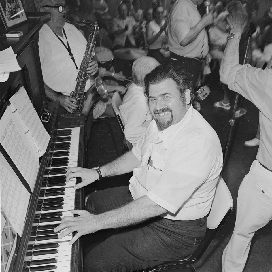 Piano Player at Henry Street Settlement Good Companions Senior Center, NY, June 1978 © Meryl Meisler
