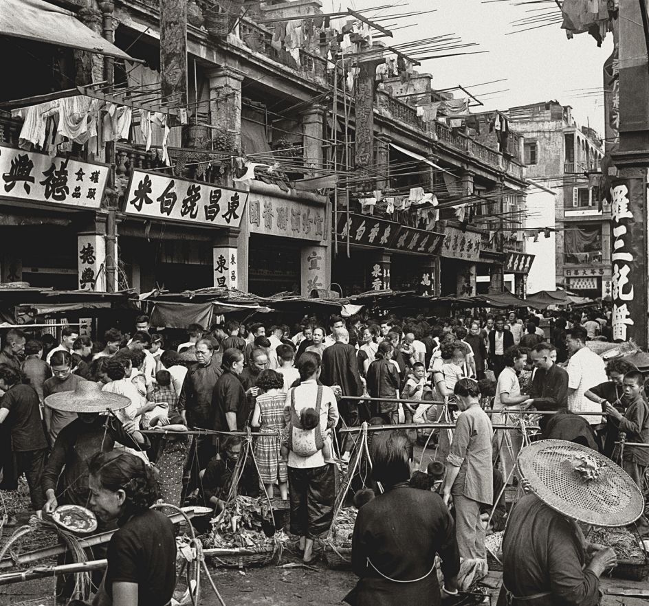 Fan Ho 'Thriving Market(川流不息)' Hong Kong 1950s and 60s, courtesy of Blue Lotus Gallery