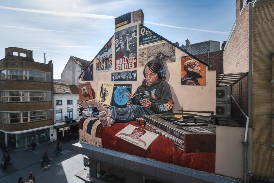 Artist: Mariana Santos. Photos: Jules Cesure