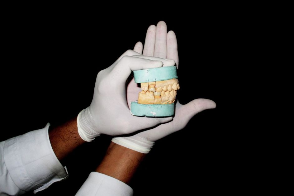 Alexis Vasilikos, Balancing Act, courtesy of CAN Christina Androulidaki Gallery