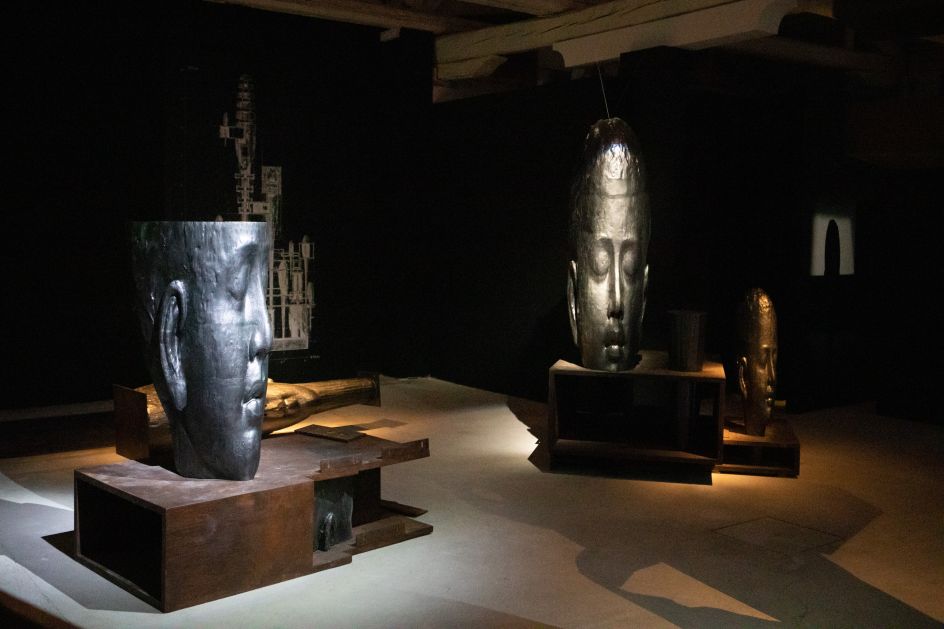 Wallace Chan Totem exhibition at Fondaco Marcello © Massimo Pistore