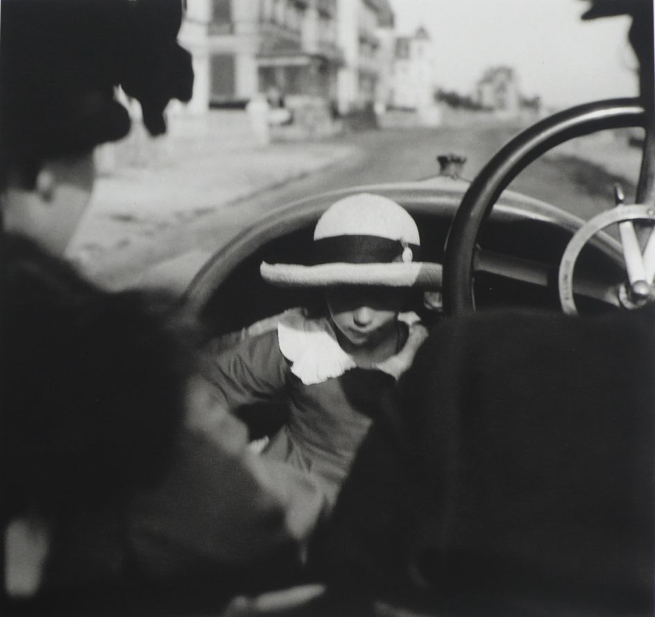 J.H. Lartigue © Ministère de la Culture - France / A.A.J.H.L. ‘Mary and Janine Dupuis under the soft top of Jacques Dupuis’s Pic-Pic, her father, La Baule, 1915'