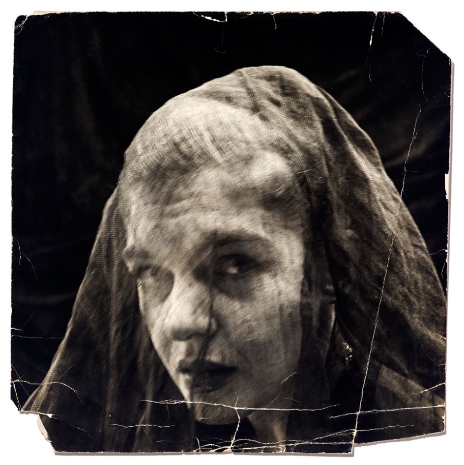 Elizabeth Smart, 1952