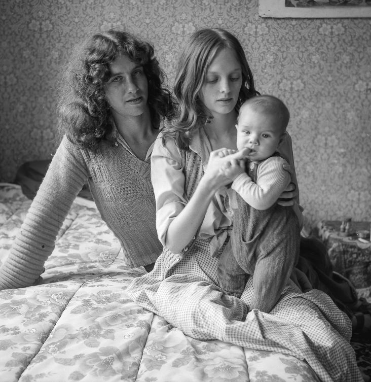 Billy Cowden Joy Rigard and Jamie at 156 Sewardstone Road in 1978 © Joyce Edwards