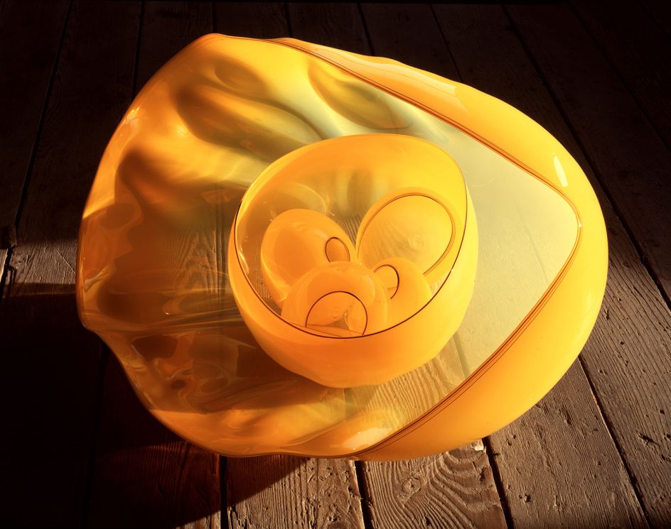 Chrysanthemum Basket Set with Carbon Lip Wraps, 1993. Dale Chihuly © Chihuly Studios