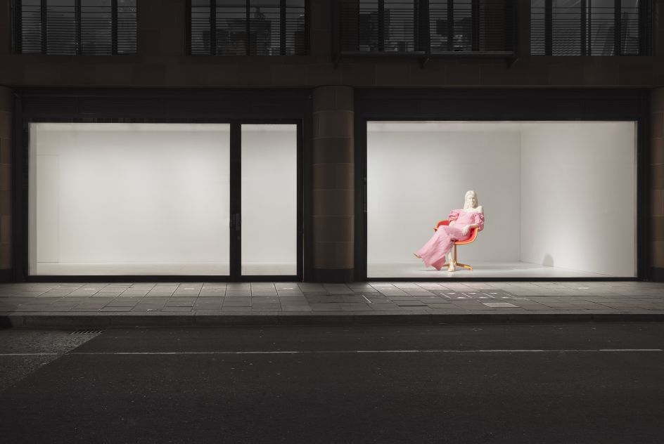 Dasha, Installation View, 2018 © Urs Fischer Photo: Lucy Dawkins. Courtesy of the artist and Gagosian