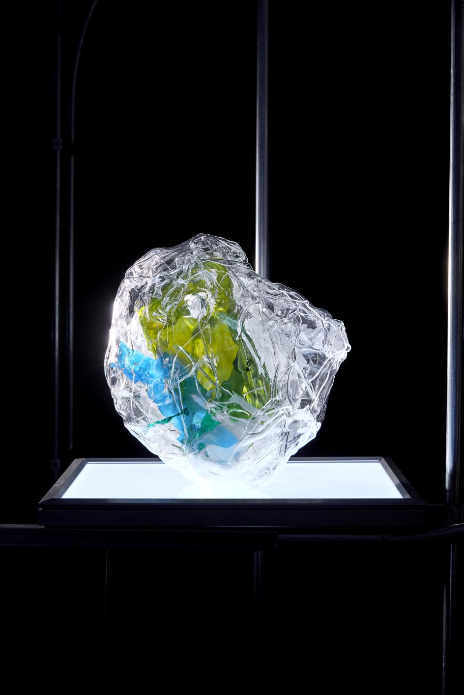 Sojung Jun, Organ_Knee, 2020, plastic, 40 x 30 x 40cm, Image Courtesy: Fondation d'entreprise Hermès, Photograph by Sangtae Kim