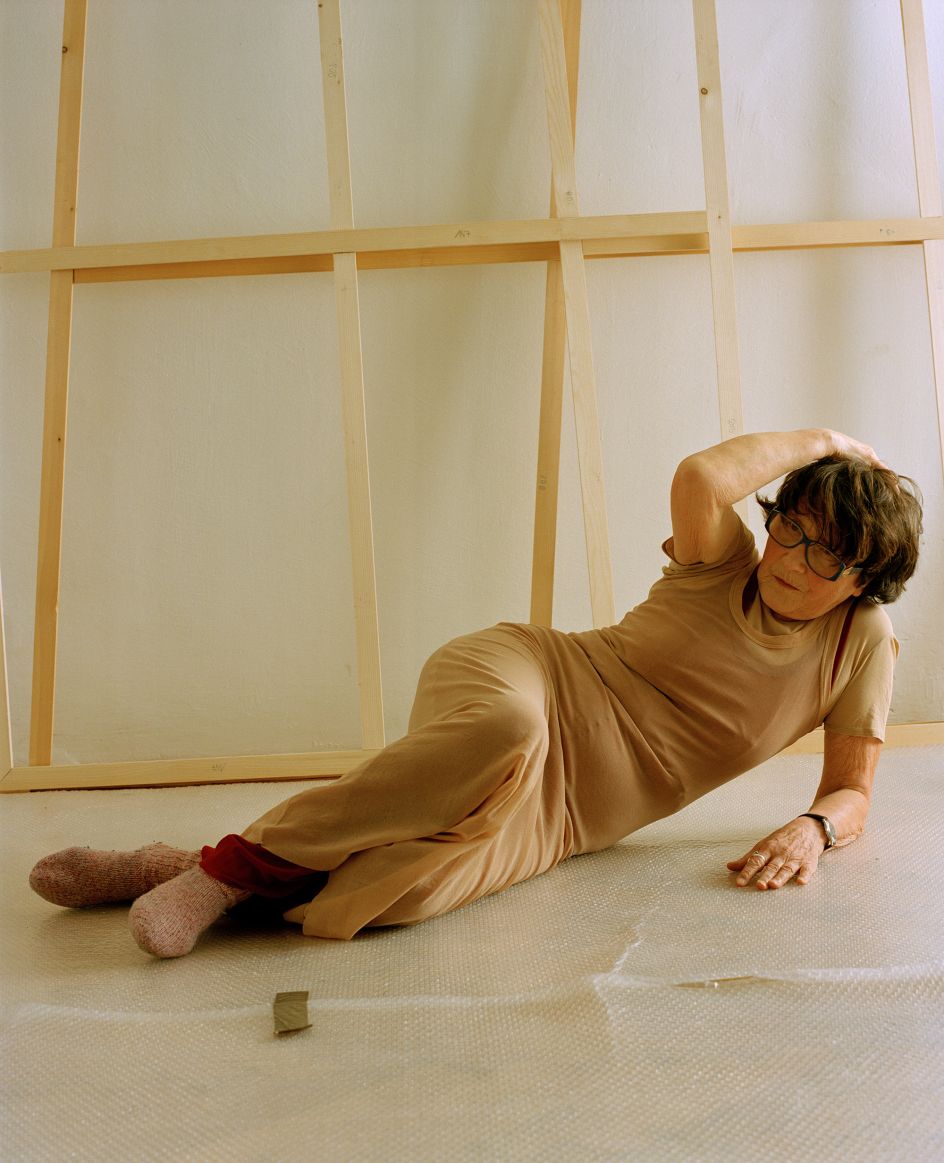 Maria Lassnig, Vienna, 2000. © Elfie Semotan. Courtesy Galerie Gisela Capitain, Cologne