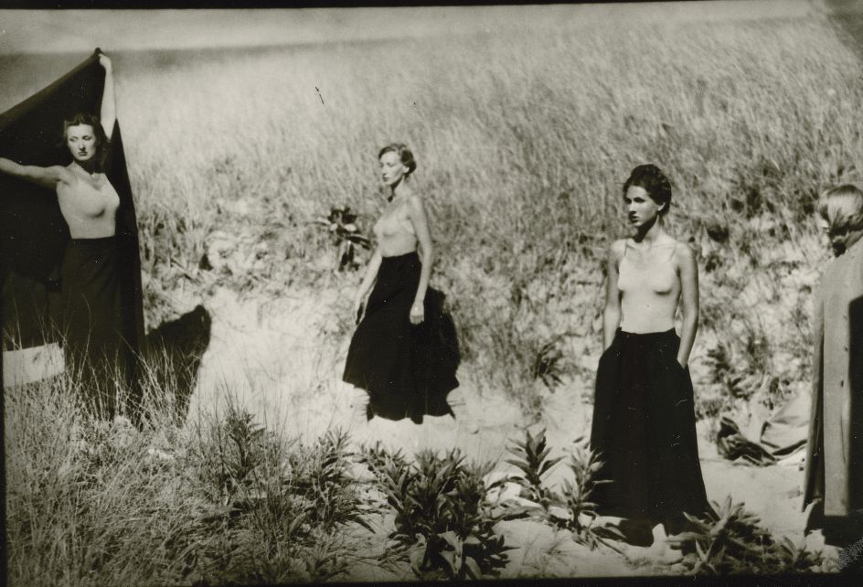 Untitled, from the series ‘Block Island’, Block Island, Rhode Island, 1976 © Deborah Turbeville