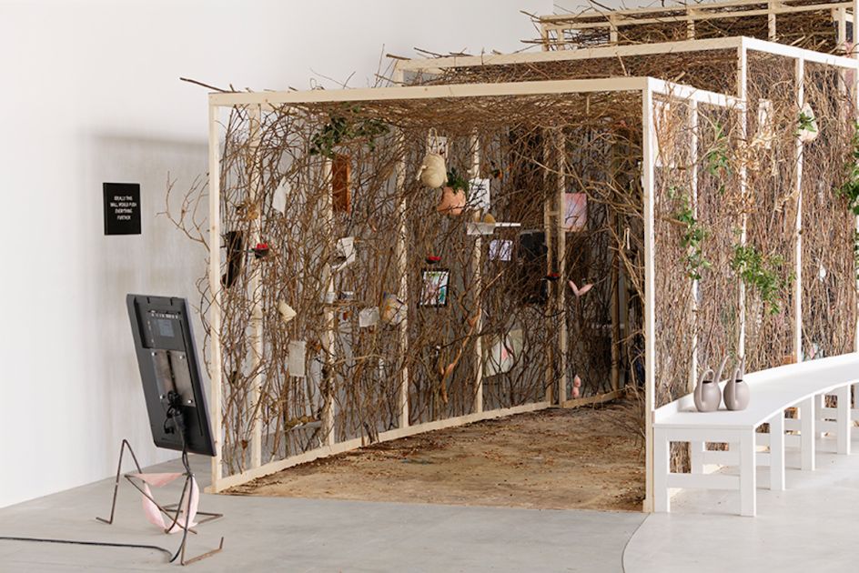 Exhibition view of Laure Prouvost, “Ring, Sing and Drink for Trespassing”, Palais de Tokyo (22.06.2018 – 09.09.2018) Courtesy of the artist and Nathalie Obadia (Paris / Brussels), carlier | gebauer (Berlin), Lisson Gallery (London / New York) Photo: Aurélien Mole