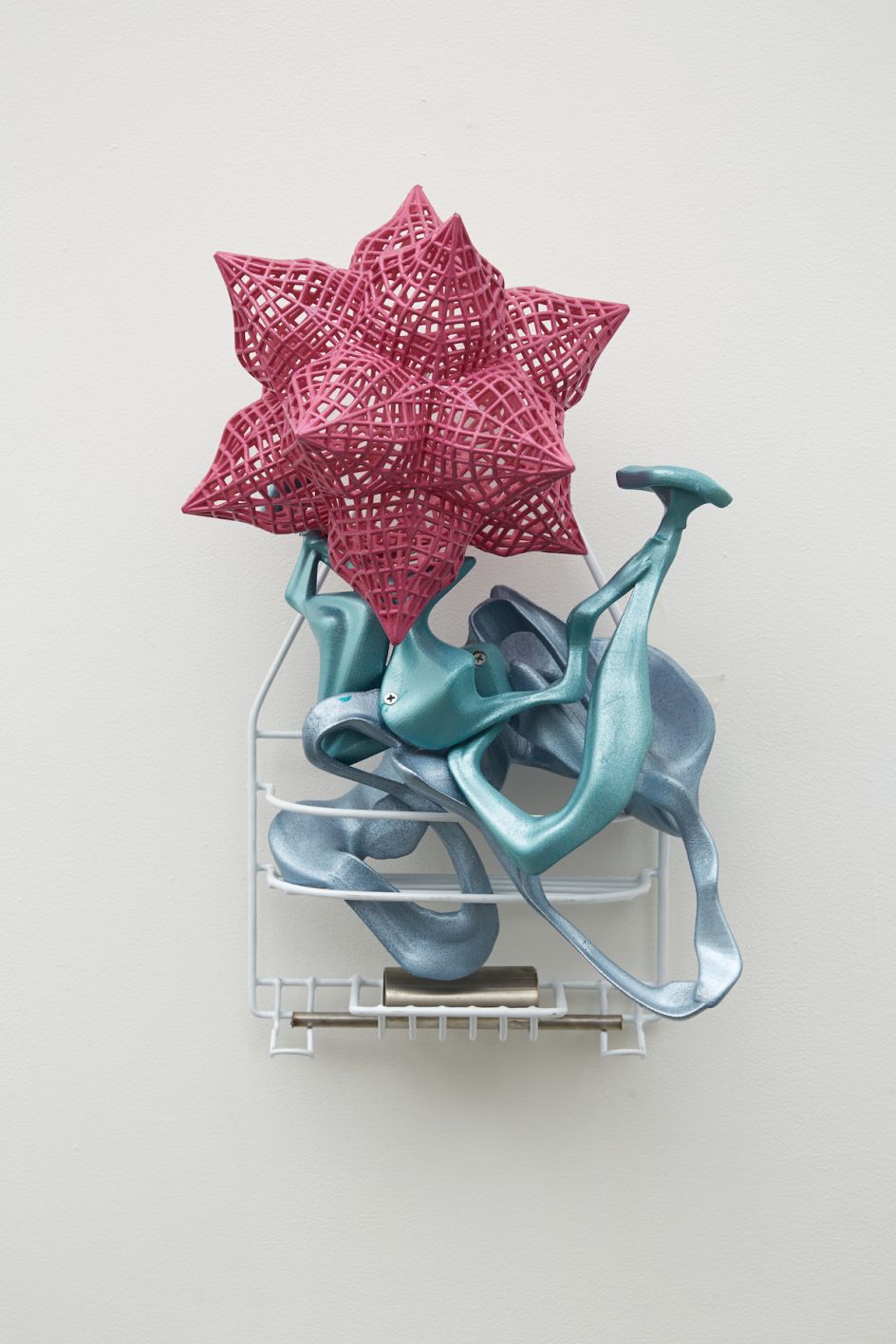 Frank Stella, Scarlatti K series: Puffed Net Star (Smoke 1), 2014, painted RPT with metal, 53 x 31 x 28 cm. Picture credit: artwork © Frank Stella (page 95)