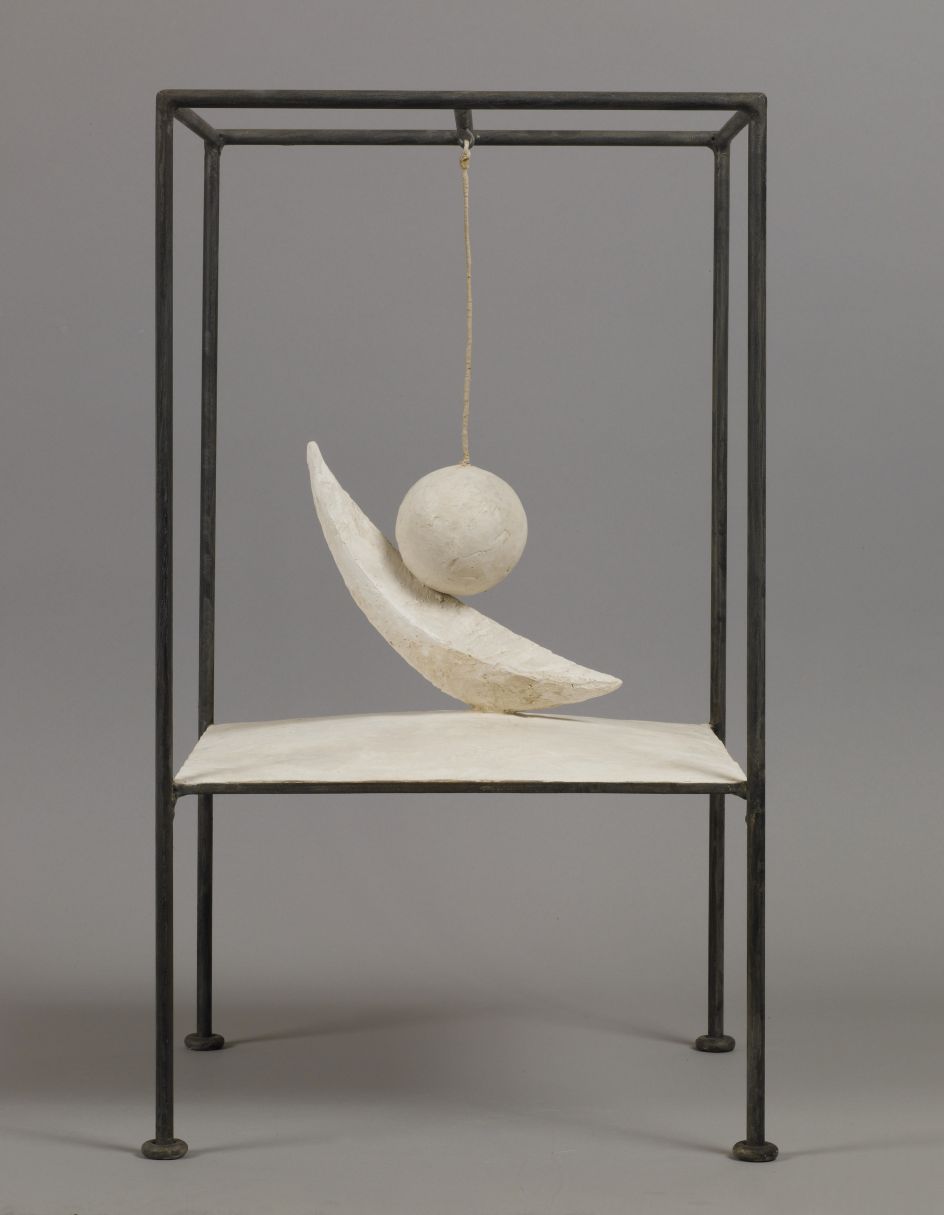 Suspended Ball 1930-1931 Plaster and metal 60.6 x 35.6 x 36.1 cm Collection Fondation Alberto et Annette Giacometti, Paris © Alberto Giacometti Estate, ACS/DACS, 2017