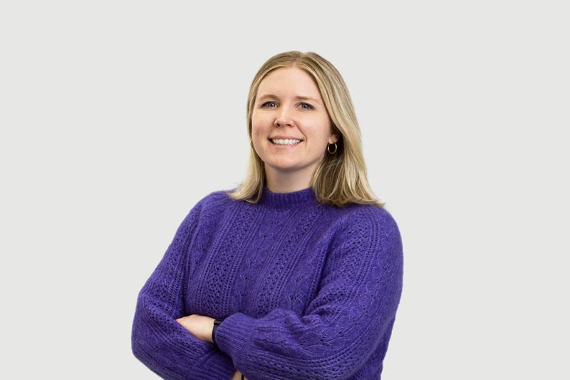 تأتي من أجل الطعام، وتعود من أجل بوني
كاثرين فارويل — عن تصميم العلاقة وليس العمل فحسب