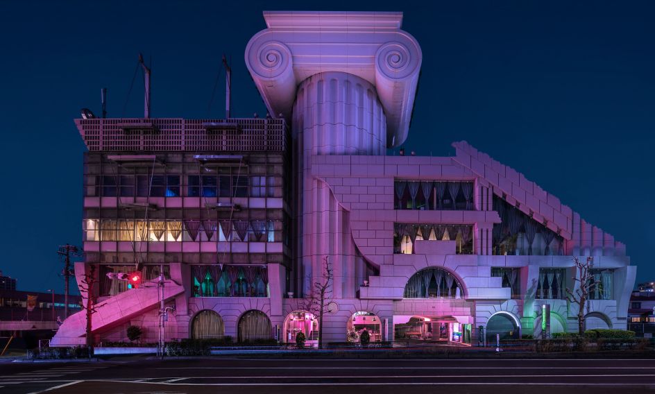 Doric Dichotomy © Tom Blachford