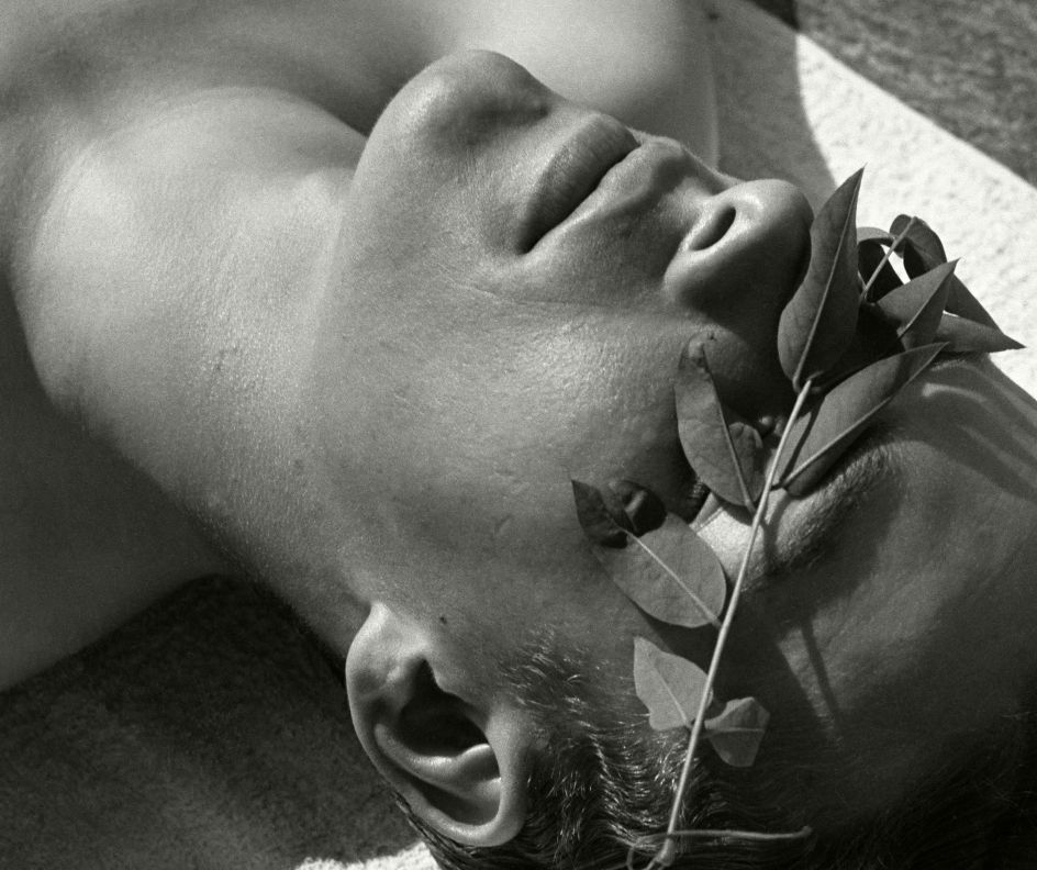 Greece. Athens. Circa 1936. Young man with laurel over the eyes. © Herbert List/Magnum Photos