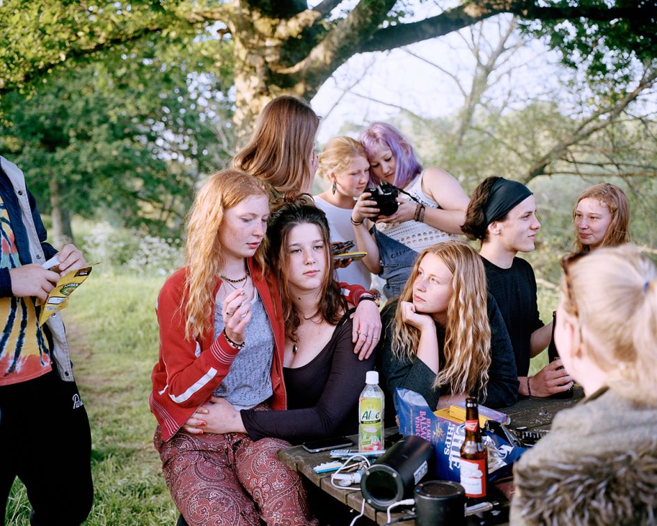 Gathered by the River - Last Light 7pm © Sian Davey. Courtesy of Michael Hoppen Gallery
