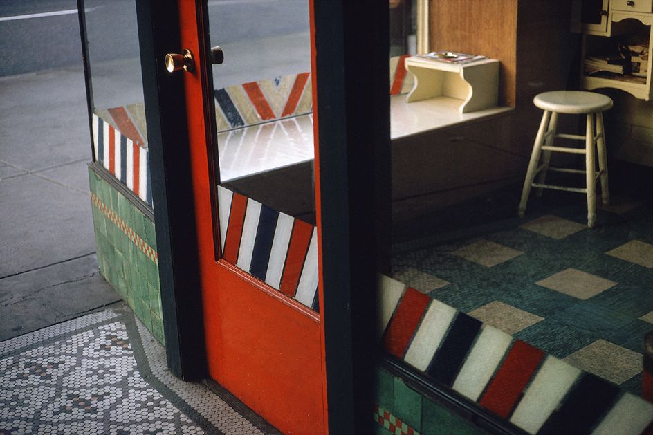 Empty Barber Shop, 1966 – © Fred Herzog
