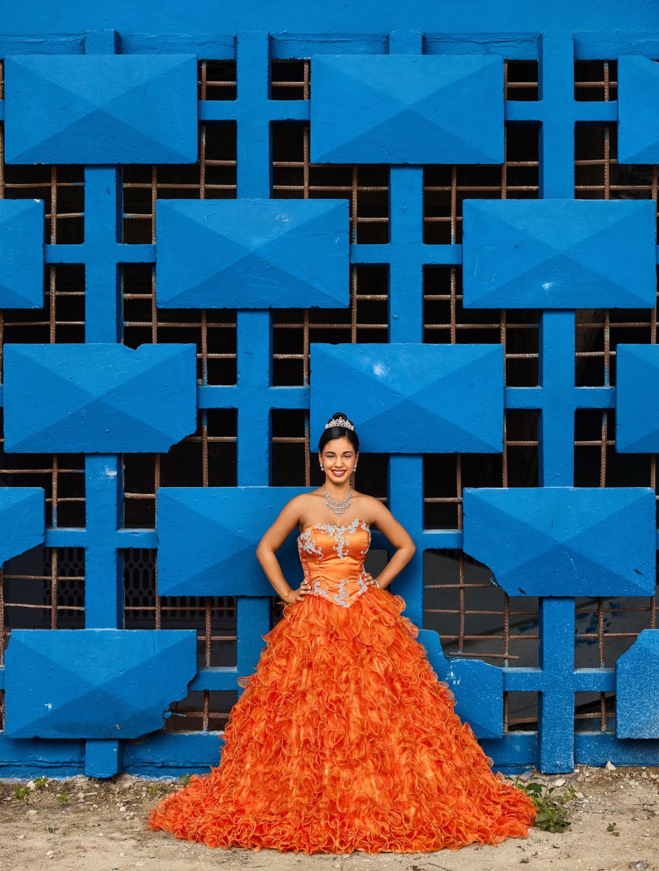 Gabriela León Greenup, La Habana, Cerro, Latinoamericano (Carraguao), 2016 framed chromogenic print mounted to Alu-Dibond paper: 90 15/16 x 69 11/16 inches (231 x 177 cm) framed: 92 1/2 x 71 1/4 x 2 3/16 inches (235 x 181 x 5.5 cm) edition of 5 with 2 APs © Frank Thiel / VG Bild-Kunst, Bonn Courtesy: Sean Kelly, New York