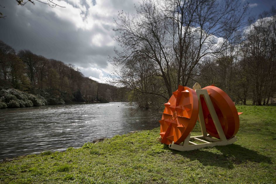 James Capper – TREADPAD B - PAIR 1 WALKING SHIP 150 TON STANDARD DISPLACEMENT 4 LEG (DIA 1800), 2018 Powder-coated steel. Courtesy: Hannah Barry Gallery