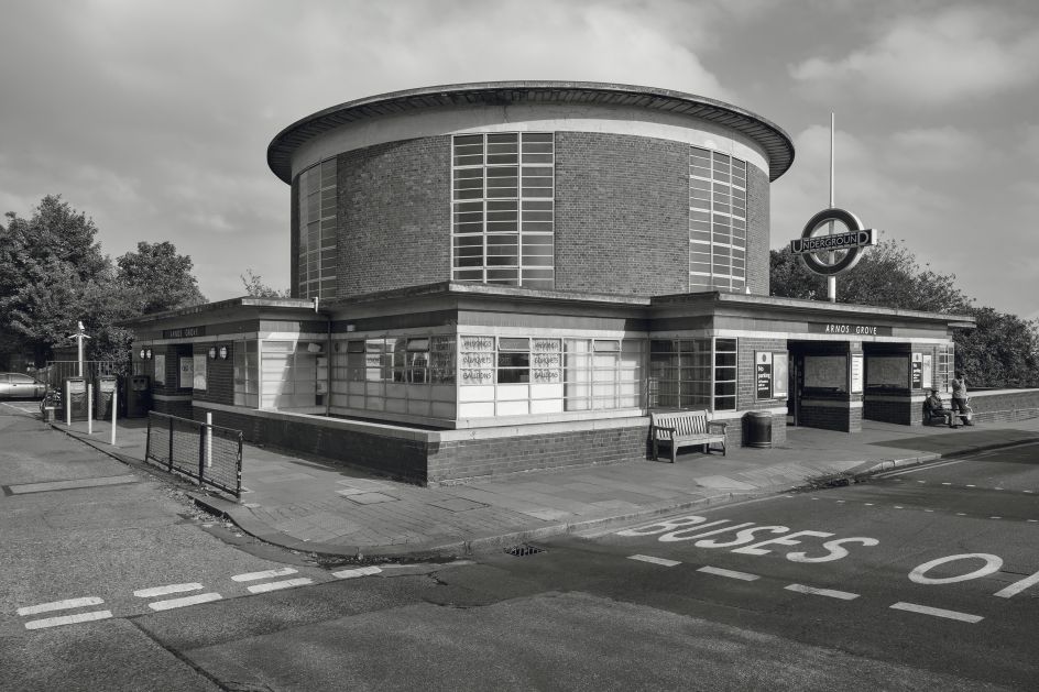 Metro Station Arnos Grove, London, UK, 1932 © Photo: Jean Molitor