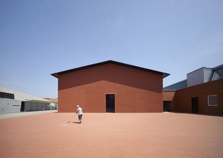 Photographer: Julien Lanoo Vitra Shaudepot, Weil am Rhein, Germany  Architect: Herzog & de Meuron