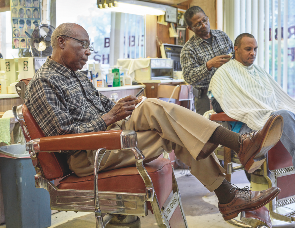 Gene’s Barbershop, Greensboro © Andrew Moore, from Blue Alabama