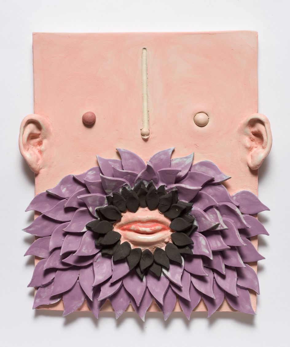 Jonathan Baldock, Maske VI, 2019, ceramic, 31 x 25 cm. Copyright Jonathan Baldock. Courtesy of the artist and Stephen Friedman Gallery, London