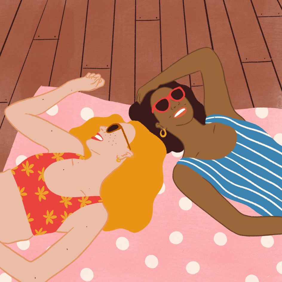 Sunbathing indoors © Emmy Lupin