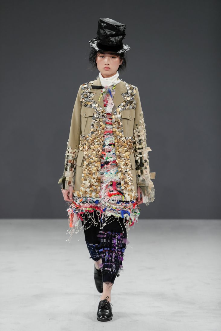 Viktor&Rolf Haute Couture AutumnWinter 2016 – Vagabonds. Photo credit Team Peter Stigter