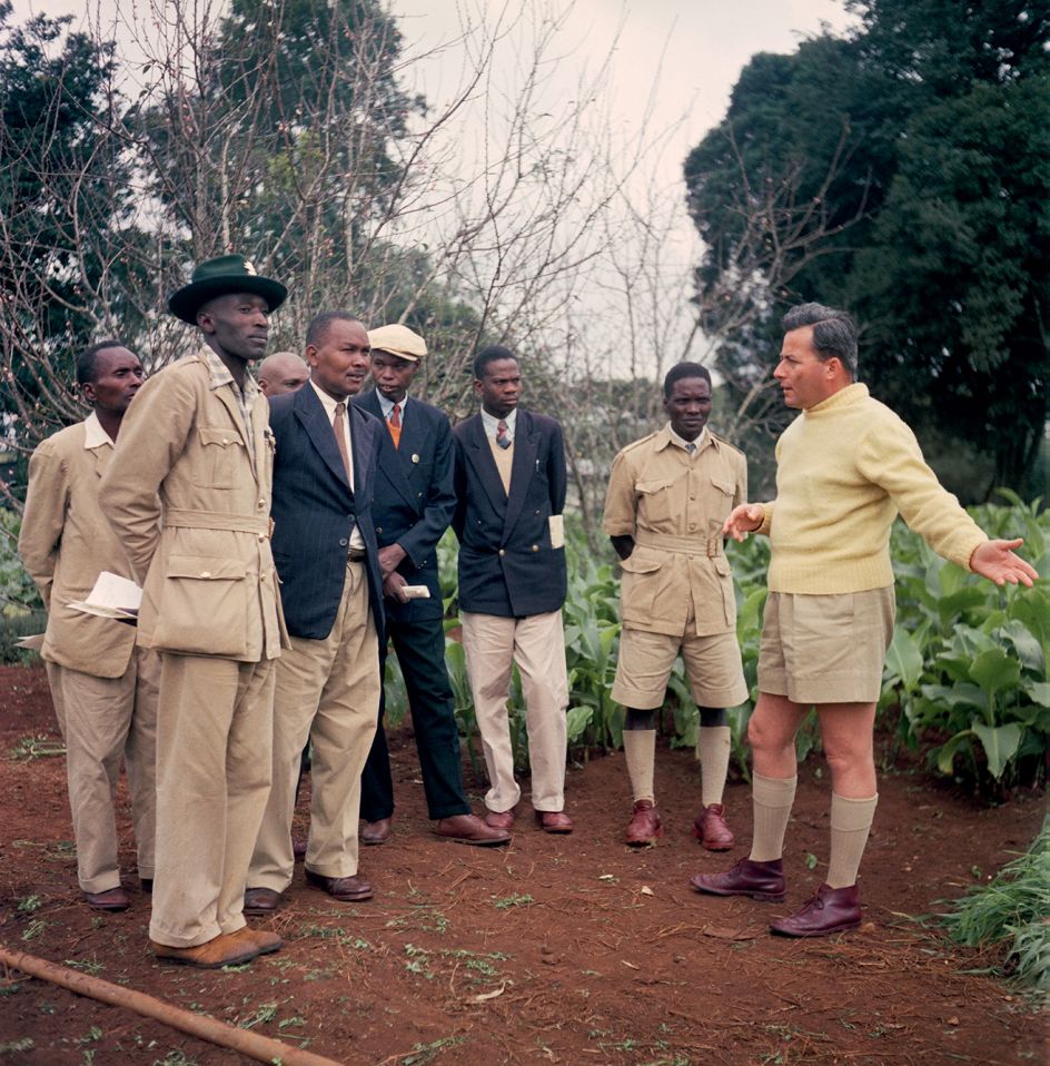 Kenya, 1958 – Group of Kenyan farmers visiting a British colonial-run farm, July 30 © 2021 Todd Webb Archive