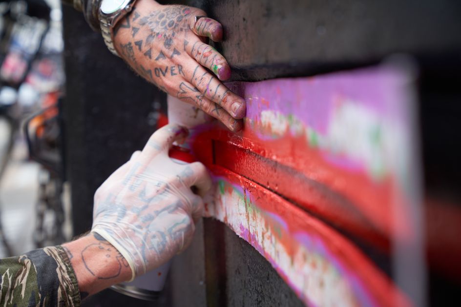 © Louis Thornton Film