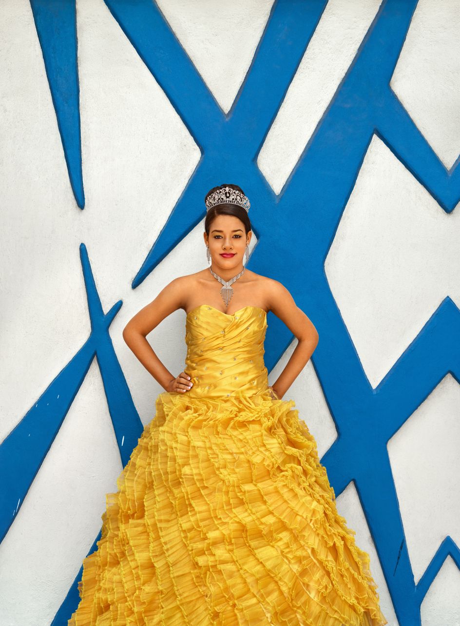 Claudia Sholans Peña Gonzáles, La Habana, La Lisa, Versalles - Coronela, La Corbata, 2016 framed chromogenic print mounted to Alu-Dibond paper: 90 15/16 x 67 7/8 inches (231 x 172.5 cm) framed: 92 1/2 x 69 1/2 x 2 3/16 inches (235 x 176.5 x 5.5 cm) edition of 5 with 2 APs © Frank Thiel / VG Bild-Kunst, Bonn Courtesy: Sean Kelly, New York