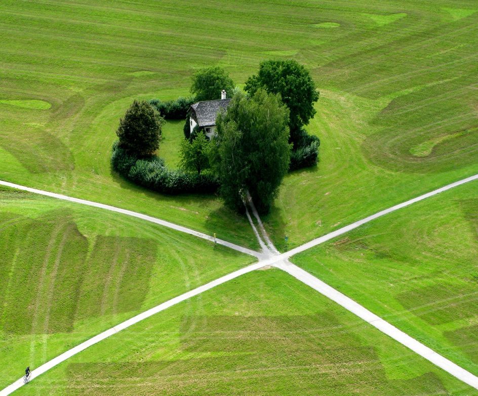 'Salzburg Cross' Mick Wells / Photocrowd.com