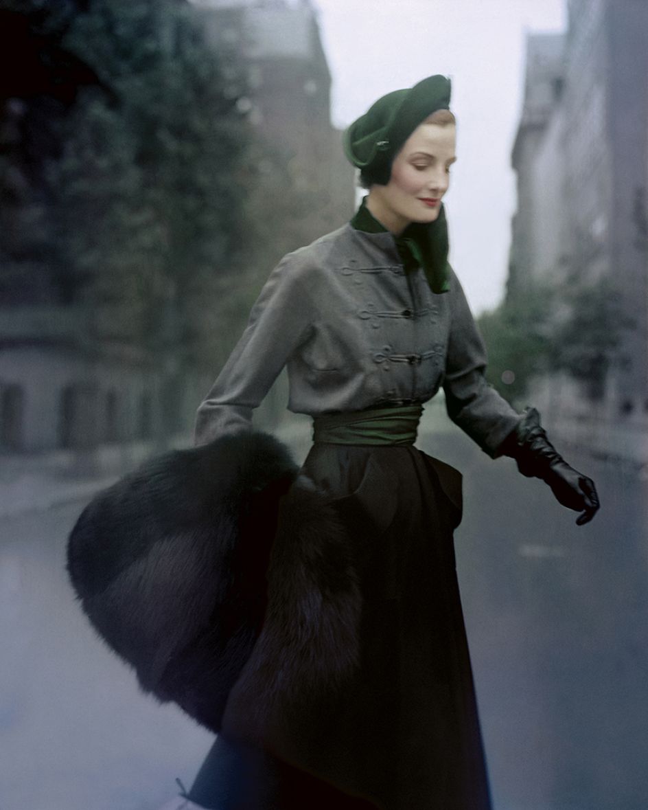 ‘Travel in Style’, Wenda Parkinson, Paris, 1949, Norman Parkinson © Norman Parkinson / Iconic Images