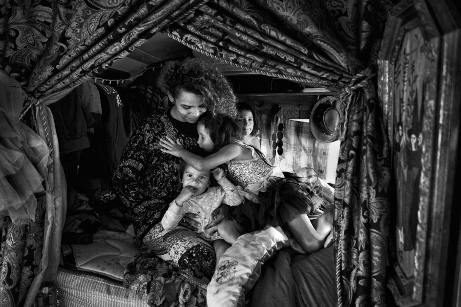 All images are copyright Dotan Saguy from the book Nowhere to Go but Everywhere published by Kehrer Verlag